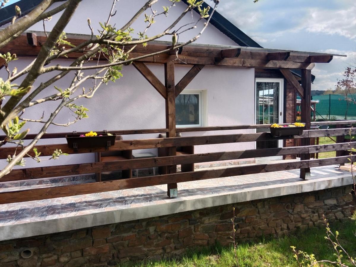 Relax chatka u jezera Skalka Cheb Exteriér fotografie