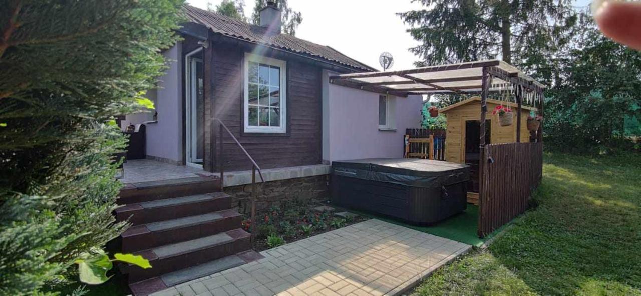Relax chatka u jezera Skalka Cheb Exteriér fotografie